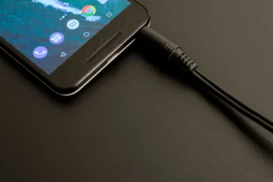 10 Ways to Make Your Phone Battery Last Longer