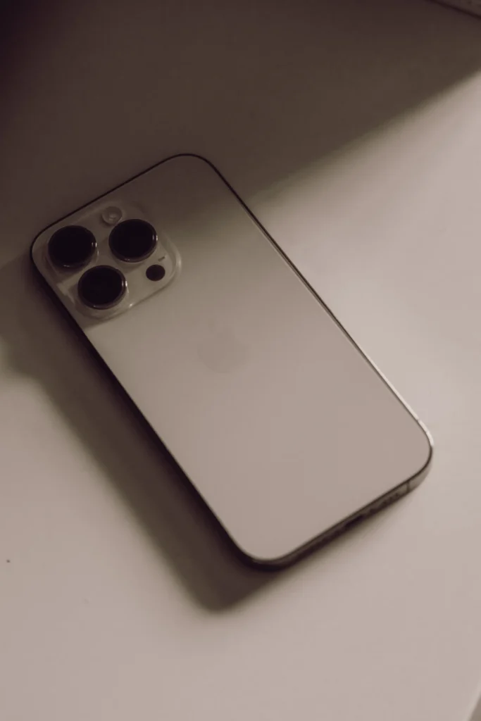 Best iPhone Overall ( iPhone 17 Pro Max)